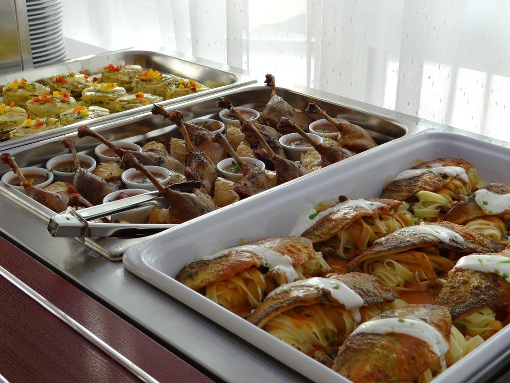 Luxury Hotel ชิโอฟก ภายนอก รูปภาพ