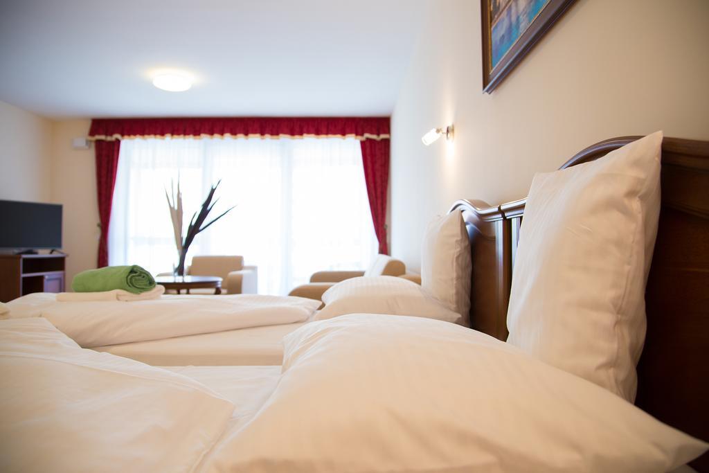 Luxury Hotel ชิโอฟก ห้อง รูปภาพ